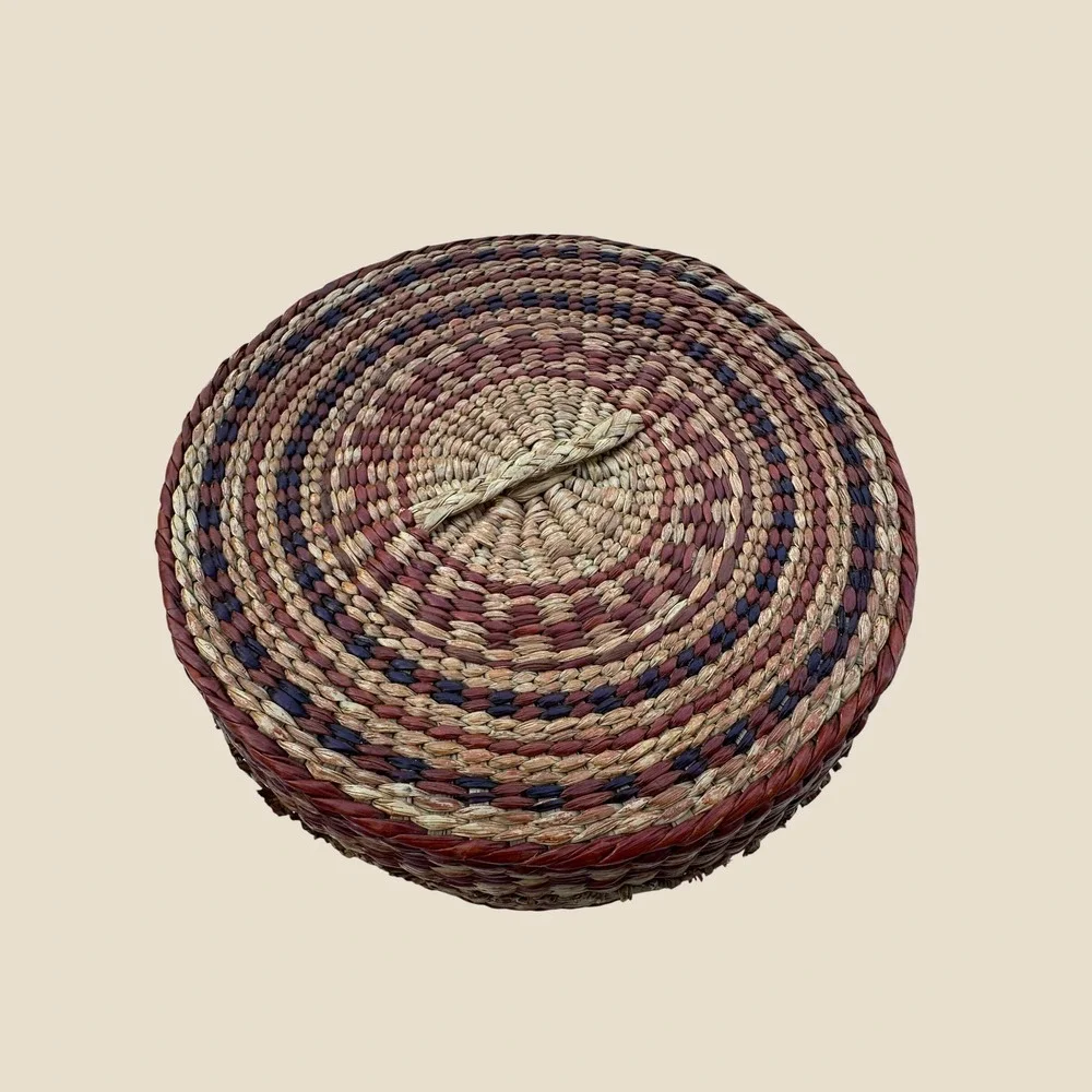 Vintage Coiled Sweetgrass Basket with Lid Round Striped Woven 5